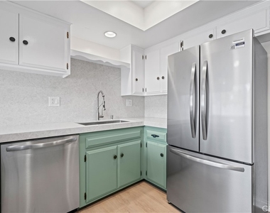 1019 E Walnut Avenue - Photo Thumbnail 12