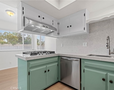 1019 E Walnut Avenue - Photo Thumbnail 13