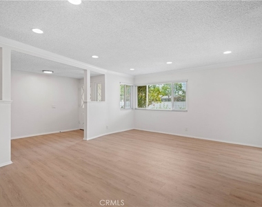1019 E Walnut Avenue - Photo Thumbnail 8