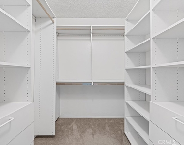 1019 E Walnut Avenue - Photo Thumbnail 16