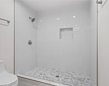1019 E Walnut Avenue - Photo Thumbnail 23