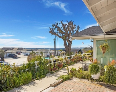 305 Camino San Clemente - Photo Thumbnail 17
