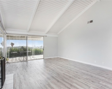 305 Camino San Clemente - Photo Thumbnail 3