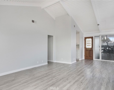 305 Camino San Clemente - Photo Thumbnail 4