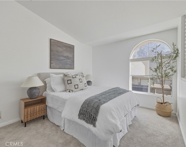 2960 Champion Way - Photo Thumbnail 10