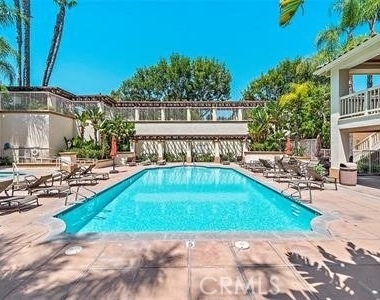 2960 Champion Way - Photo Thumbnail 16