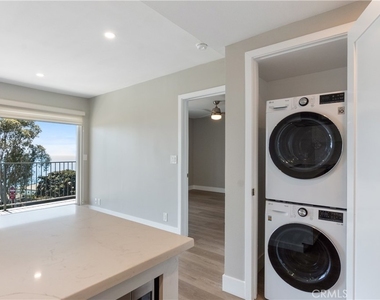 2607 Solana - Photo Thumbnail 3