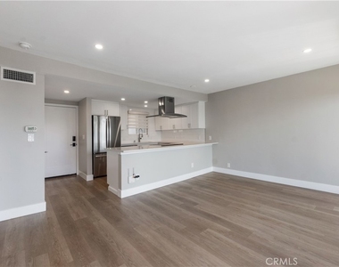 2607 Solana - Photo Thumbnail 6