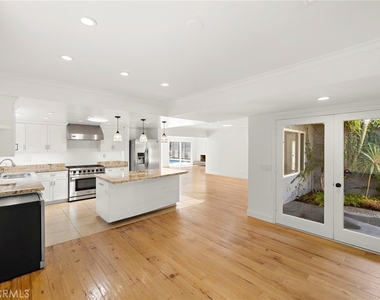 273 Cecil Place - Photo Thumbnail 2