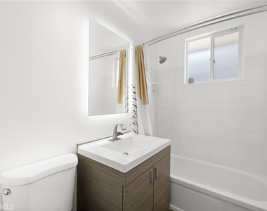 273 Cecil Place - Photo Thumbnail 10