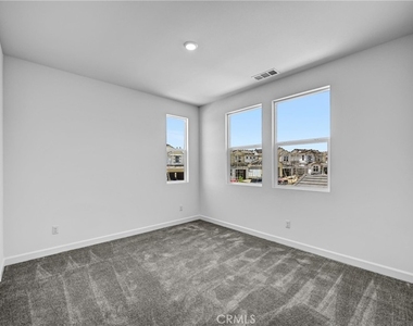 5538 Alethea Way - Photo Thumbnail 15