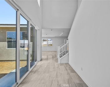 5538 Alethea Way - Photo Thumbnail 10