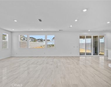 5538 Alethea Way - Photo Thumbnail 5