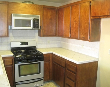 2441 Sylvian - Photo Thumbnail 2