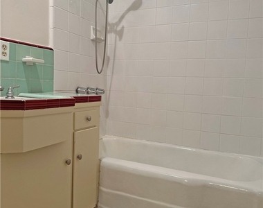 1609 E Chevy Chase Drive - Photo Thumbnail 10
