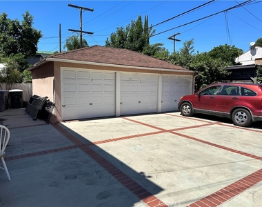 1609 E Chevy Chase Drive - Photo Thumbnail 17