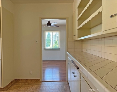 1609 E Chevy Chase Drive - Photo Thumbnail 7