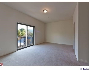 10214 Fernglen Avenue - Photo Thumbnail 5