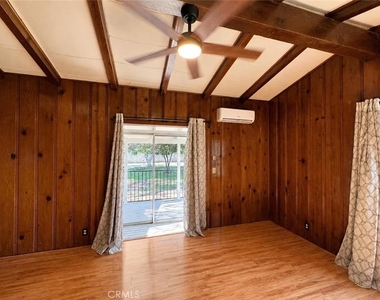 468 Jeffries - Photo Thumbnail 8