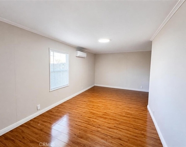 468 Jeffries - Photo Thumbnail 12
