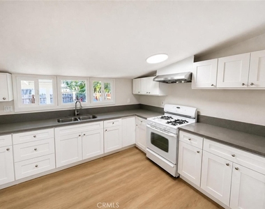468 Jeffries - Photo Thumbnail 15