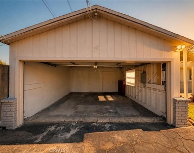 468 Jeffries - Photo Thumbnail 5