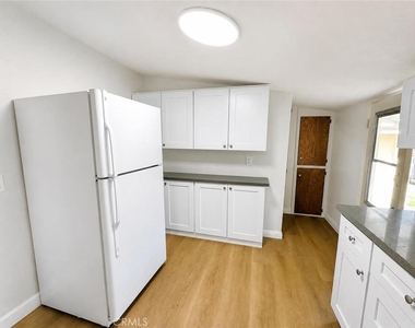 468 Jeffries - Photo Thumbnail 16