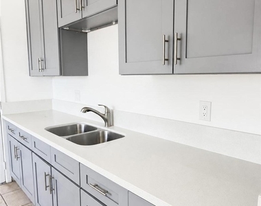 343 W Tramview - Photo Thumbnail 5