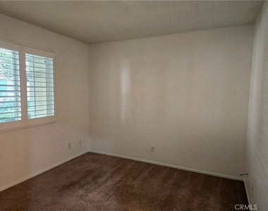 6372 Tivoli Lane - Photo Thumbnail 3
