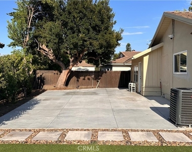 419 Robbins Drive - Photo Thumbnail 12