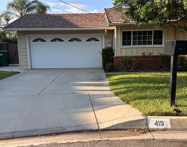 419 Robbins Drive - Photo Thumbnail 13