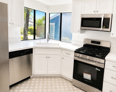3828 Sycamore Street - Photo Thumbnail 8