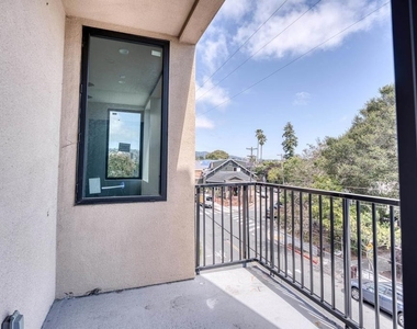 4202 Telegraph Ave - Photo Thumbnail 27