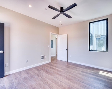4202 Telegraph Ave - Photo Thumbnail 12
