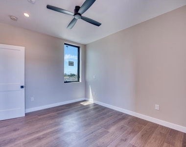 4202 Telegraph Ave - Photo Thumbnail 10