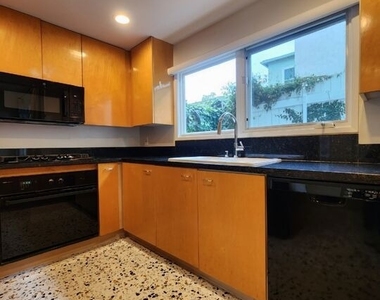 807 21st Street - Photo Thumbnail 6