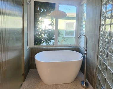 807 21st Street - Photo Thumbnail 17
