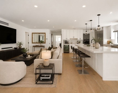 11439 Chenault Street - Photo Thumbnail 4