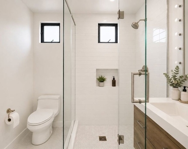 11439 Chenault Street - Photo Thumbnail 17
