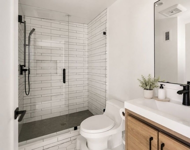 11439 Chenault Street - Photo Thumbnail 15