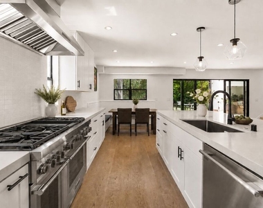 11439 Chenault Street - Photo Thumbnail 7