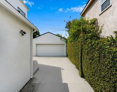 11439 Chenault Street - Photo Thumbnail 27
