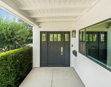 11439 Chenault Street - Photo Thumbnail 2