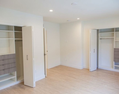 508 N Kings Road - Photo Thumbnail 8