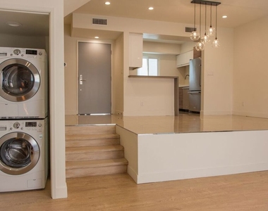 508 N Kings Road - Photo Thumbnail 14