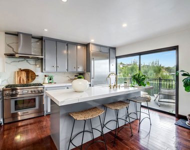 9234 Kinglet Drive - Photo Thumbnail 10