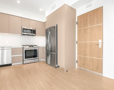 8555 Colgate Avenue - Photo Thumbnail 6