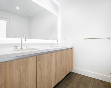 8555 Colgate Avenue - Photo Thumbnail 9