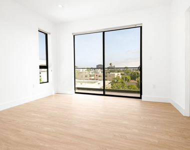 8555 Colgate Avenue - Photo Thumbnail 7