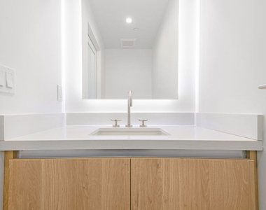8555 Colgate Avenue - Photo Thumbnail 14